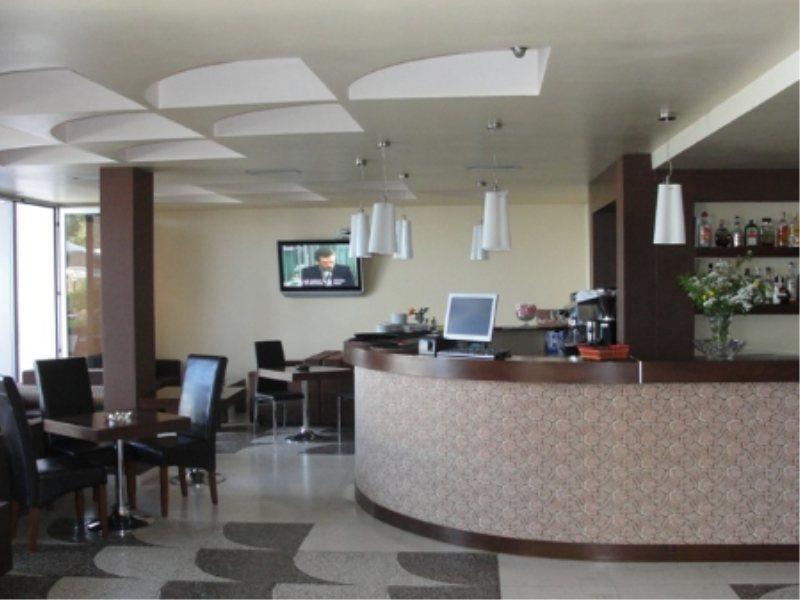 Ambasador Hotel Vlore Exterior photo
