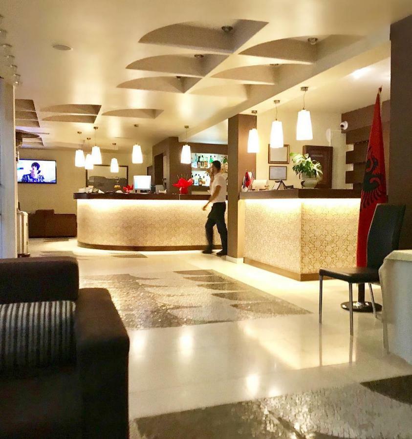 Ambasador Hotel Vlore Exterior photo